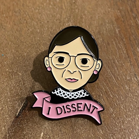 I dissent RBG pin - Picture 1 of 2